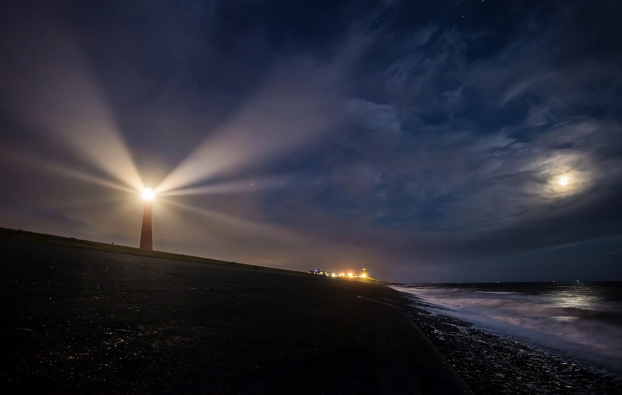 lighthouse, light, sea-2611199.jpg